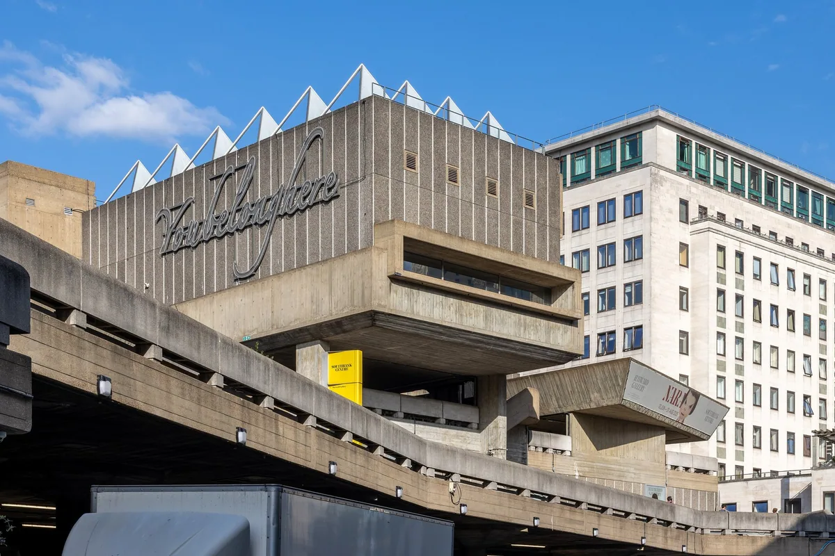 The board-marked concrete front of the Hayward Gallery with its row of pyramid rooflights