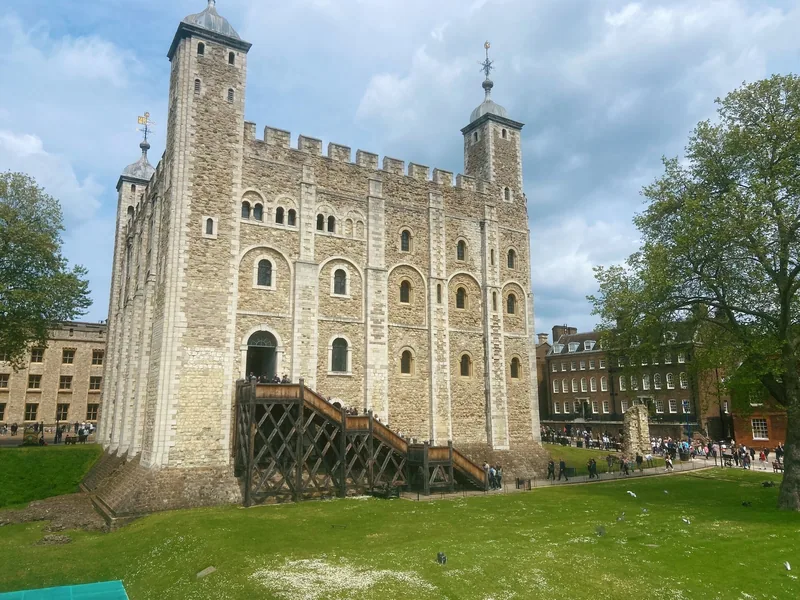 Visitors queuing at the timber staircase up to the entrance of the White Tower